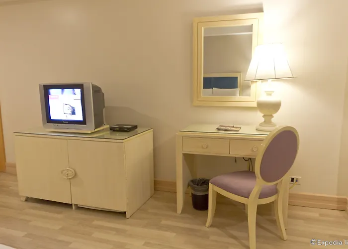 Hotel Crown Regency & Towers