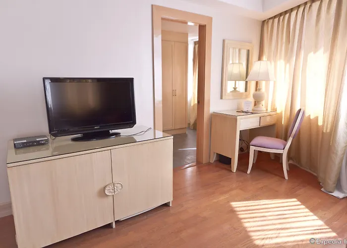 Crown Regency & Towers Hotel Cebu