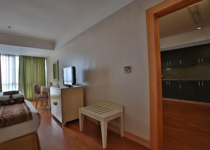 Hotel Crown Regency & Towers