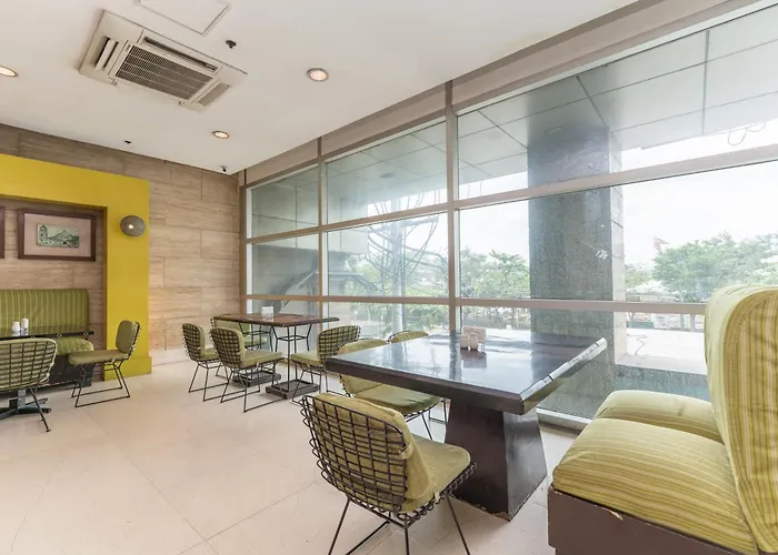Crown Regency & Towers 4*