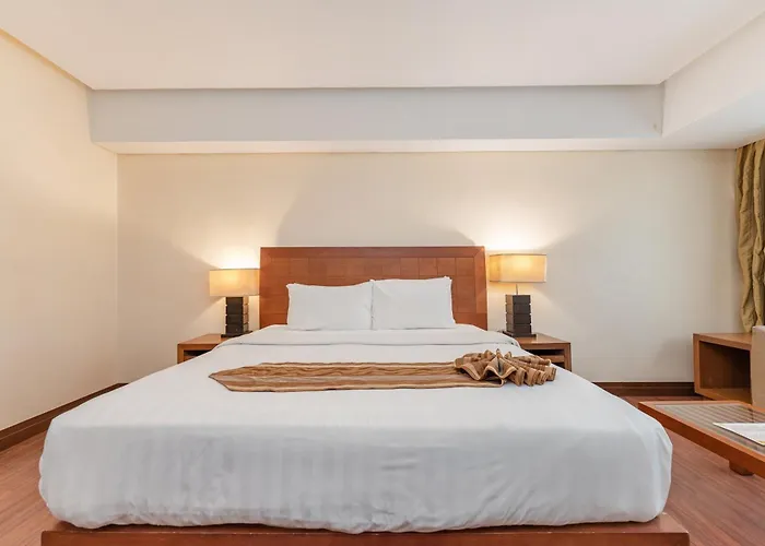 Crown Regency & Towers 4* Cebu