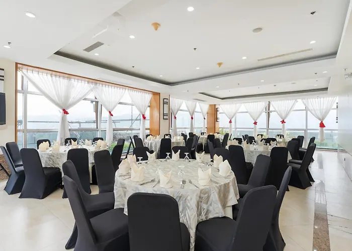 Crown Regency & Towers Hotel