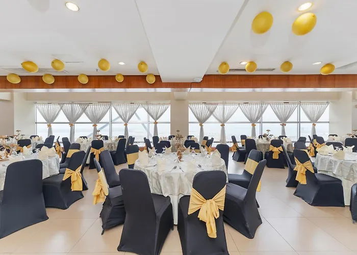 Crown Regency & Towers 4*