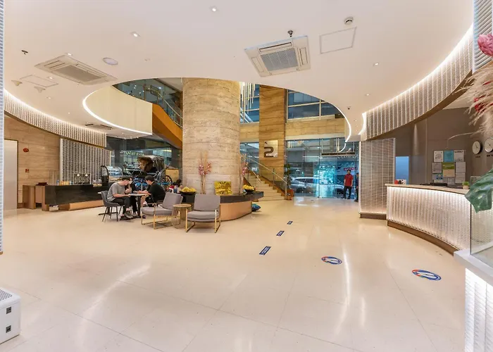 Crown Regency & Towers 4* Cebu