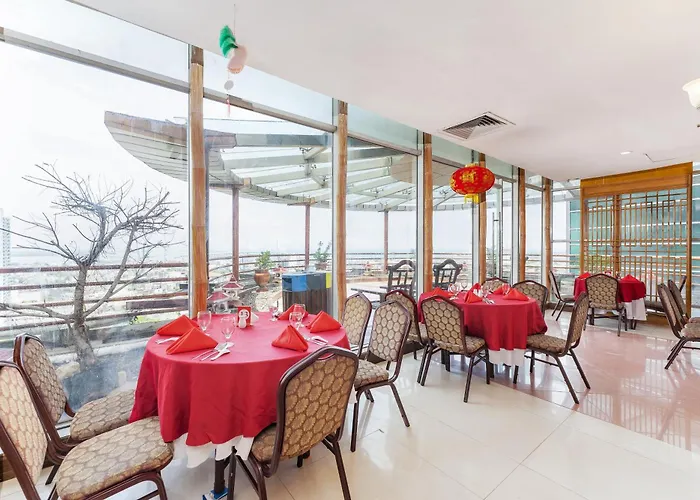 Hotel Crown Regency & Towers 4*