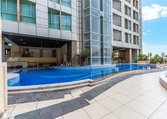 Crown Regency & Towers Себу