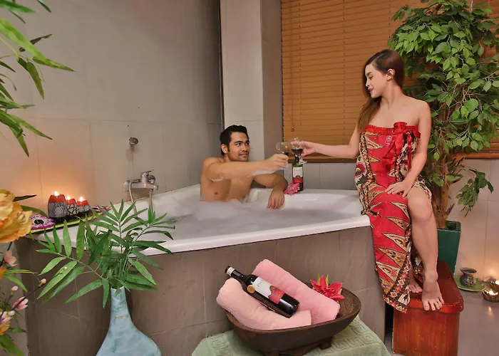 Crown Regency & Towers 4*